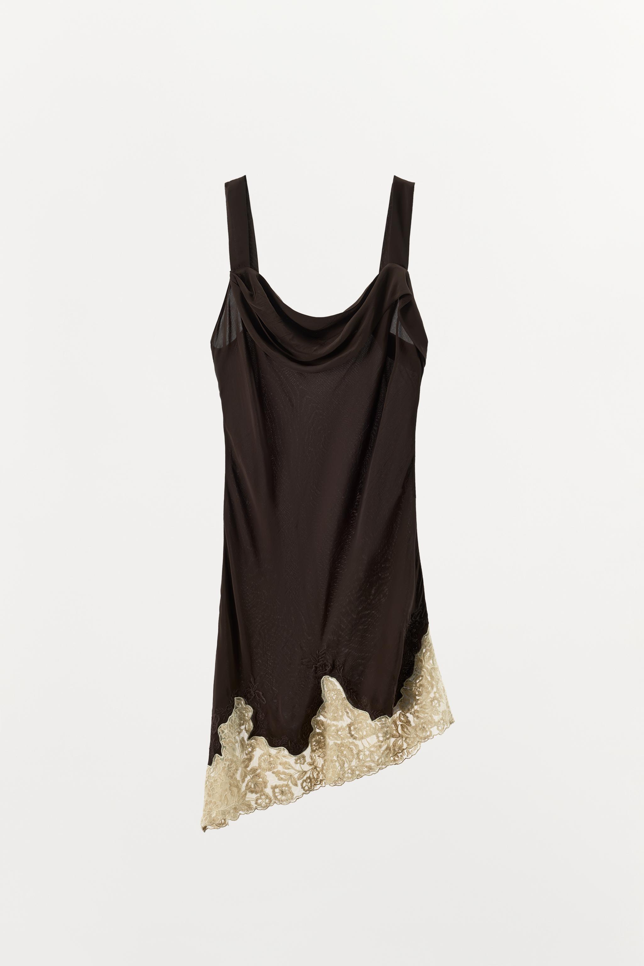 ROBE EN VISCOSE 100% ET BRODERIES DENTELLE